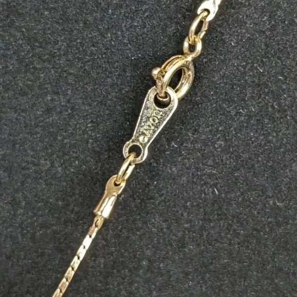 (2/$20) Vintage Avon Pearl Pendant Necklace - Picture 6 of 7